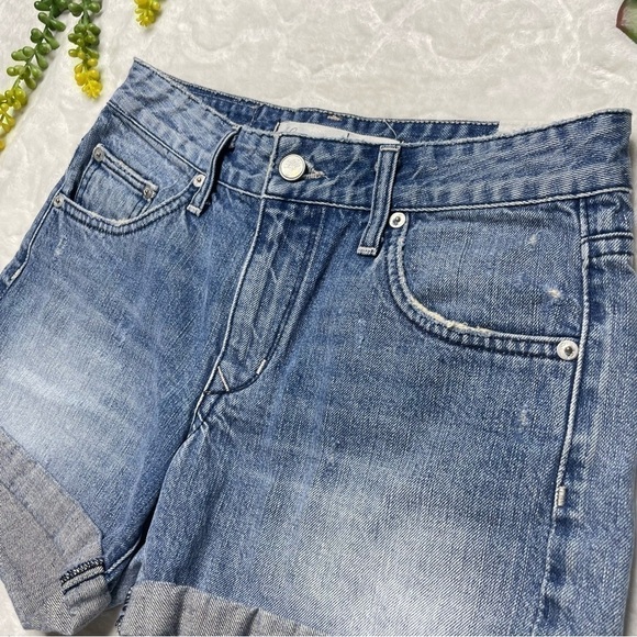 Lovers + Friends Dylan Cuffed Boyfriend Denim Jean Shorts in Skycrest Size 24 - Picture 5 of 15